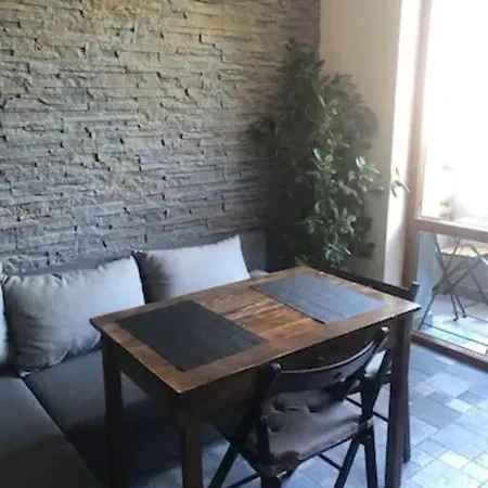 Top Location Sea Garden! Free Underground Parking Apartment *